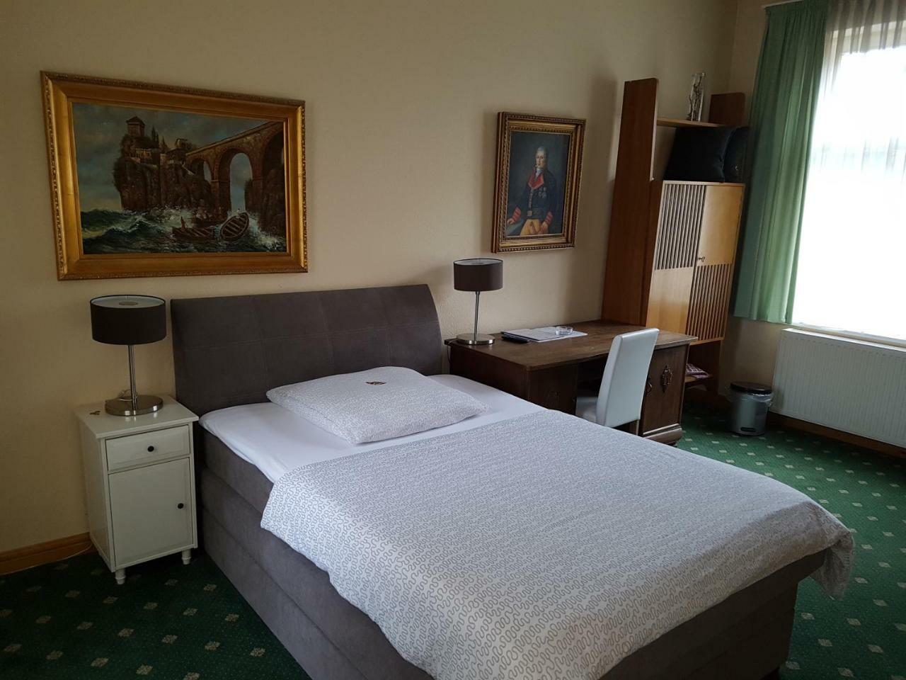 Schillers Hotel & Café - GARNI - Lüdenscheid Buitenkant foto